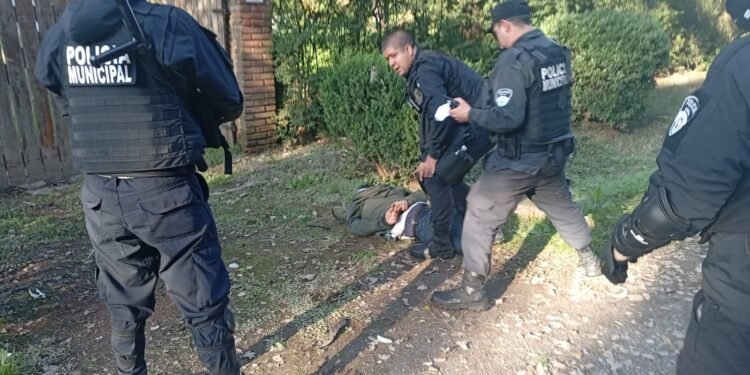 La Policía Municipal de Escobar detuvo a un delincuente que intentó ingresar a una casa, utilizando armas no letales Byrna
