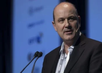 Sturzenegger: “Motosierra” del Gobierno para provincias, critica a gobernadores