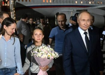 Rusia niega espías tras acusación.