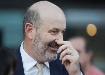 Desde La Rural, Sturzenegger: “No es riesgo país, es riesgo Kuka”.