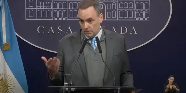 Sinceramiento de Adorni: Villarruel “no es parte del proyecto”.