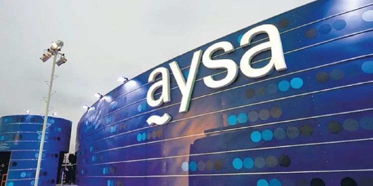 Gobierno habilita cortes en AYSA y reestructura marco regulatorio para privatizar.