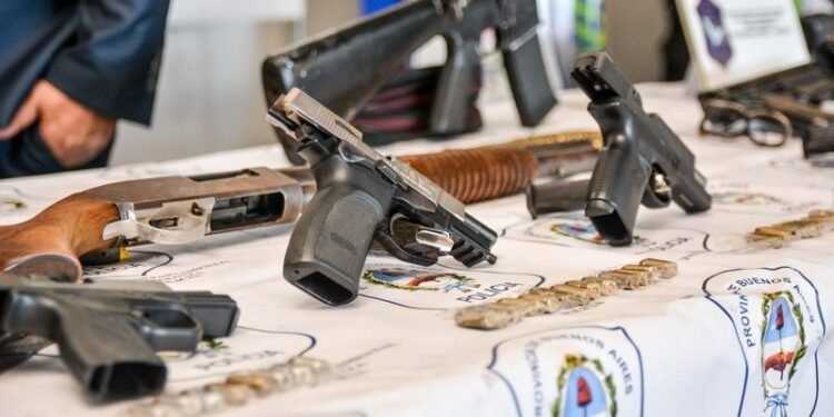 Ariel Sujarchuk presentó proyectos de ley contra la reiterancia de detenidos y para frenar la venta libre de armas semiautomáticas