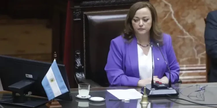 Cecilia Moreau: “Milei, más Spagnuolo”.