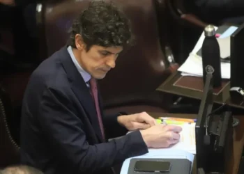 Caputo, en la mira de Lousteau