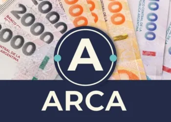 $15,3 billones en agosto: Recaudación con caída