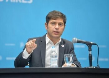 Kicillof arremete contra Milei por el dólar.