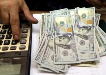 Ahorro en dólares: el consejo de los expertos.