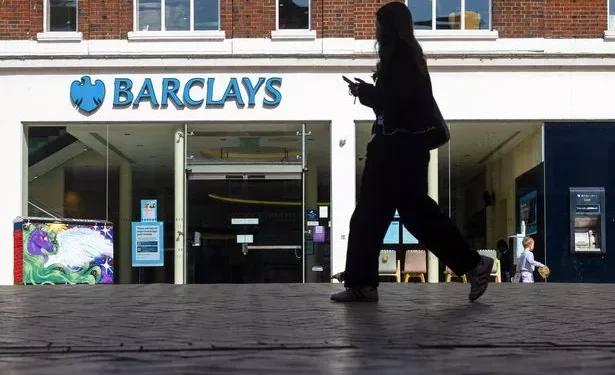 Los puntos fuertes y débiles de la economía de Milei, según Barclays.