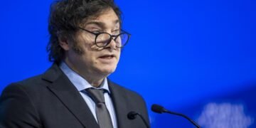 Milei: “El kirchnerismo negoció con la narcodictadura de Hugo Chávez”.