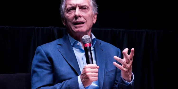 Macri sobreseído en espionaje ARA San Juan, causa cerrada por la Corte.