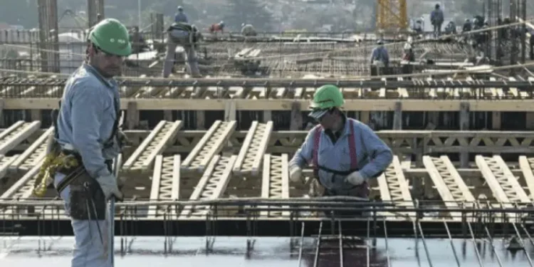 Parálisis de la construcción: 120.000 despidos y baja producción en canteras.