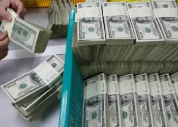 La calma llega al dólar: Oficial y mayorista bajan.