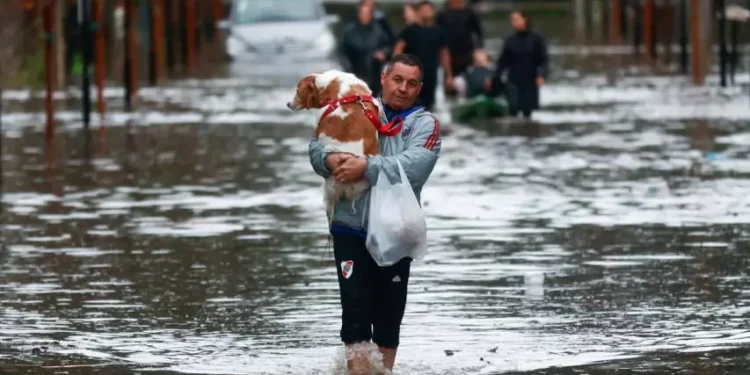 Alarma Social: Récord de Casas en Áreas Inundables y Brecha de Gas.