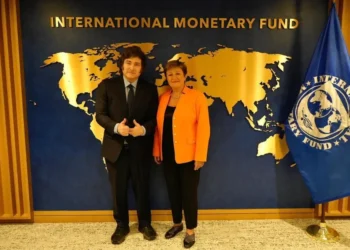Ex FMI acusa a Milei de soberbia económica.