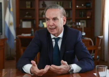 Nuevo embate de Pichetto: Aranceles a China por deslealtad.