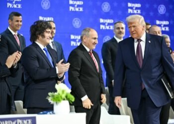 Histórico: Consejo de la Paz Nace en Davos con Altos Mandos.