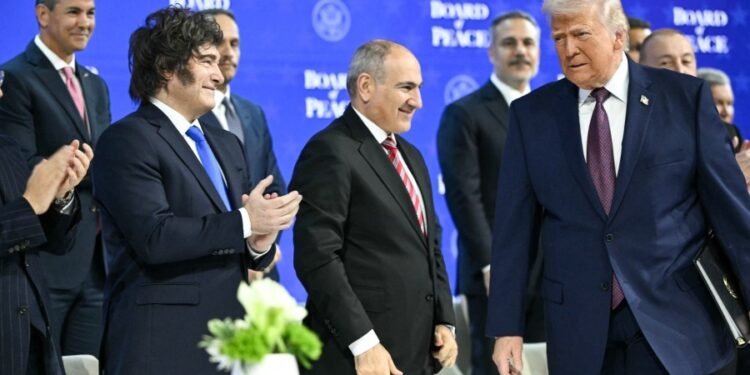 Histórico: Consejo de la Paz Nace en Davos con Altos Mandos.