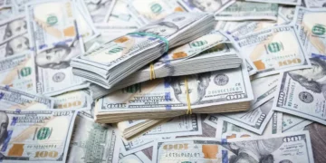 Retroceso oficial por cuarta vez: dólar al filo de $1.400.