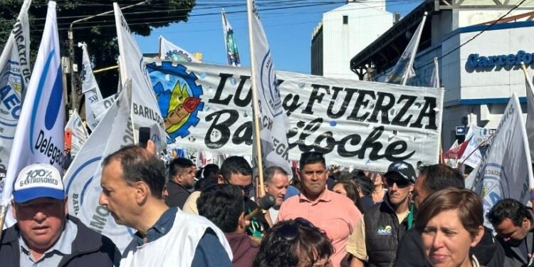 Presión sindical para detener la reforma laboral.