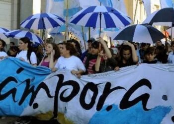 Milei vs. La Cámpora: la organización presentó su “No” a la reforma laboral.