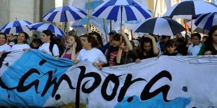 Milei vs. La Cámpora: la organización presentó su “No” a la reforma laboral.