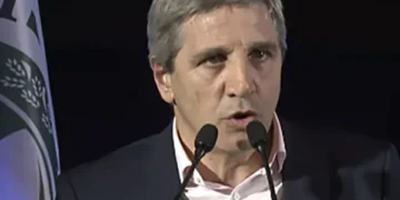 Análisis de Caputo y Reacciones de Economistas sobre la Situación Laboral