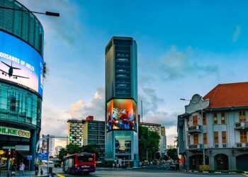 Innovadora máquina expendedora de autos deportivos en Singapur: detalles y funcionamiento