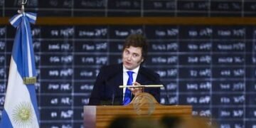 Milei solicita “paciencia” a los argentinos en medio de un conflicto salarial