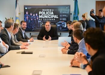Intendentes se reunieron con el ministro de Seguridad bonaerense: buscan impulsar un proyecto de ley para crear policías municipales