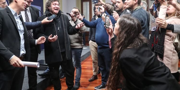 El Gobierno reabre la sala de prensa de la Casa Rosada, aunque restringe el acceso de periodistas al edificio