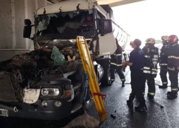 Accidente y vuelco en el Bajo Porteño