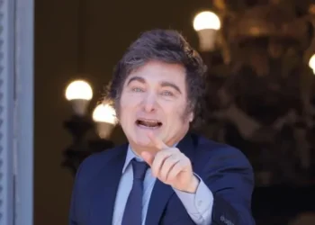 ADEPA condena las recientes agresiones de Javier Milei hacia la prensa