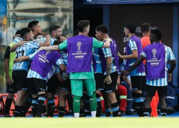 Racing enfrenta un crucial duelo en la Copa Sudamericana ante Caracas de Venezuela