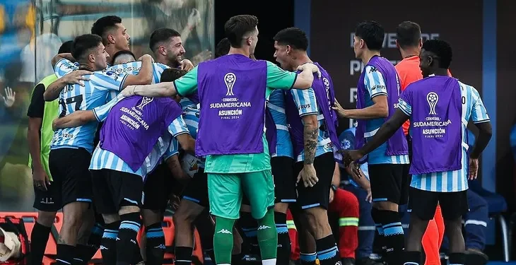 Racing enfrenta un crucial duelo en la Copa Sudamericana ante Caracas de Venezuela