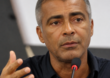 [Deportes] Romario identifica a los cuatro futbolistas que superaron su legado y explica su decisión respecto a Cristiano Ronaldo
