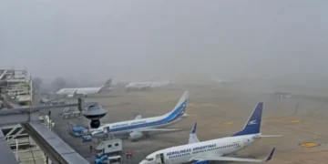 Advertencia por niebla en Buenos Aires: retrasos en vuelos y visibilidad comprometida