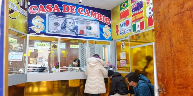 Investigación sobre SIRA: Análisis de cuentas de inversión vinculadas a la ruta de los dólares