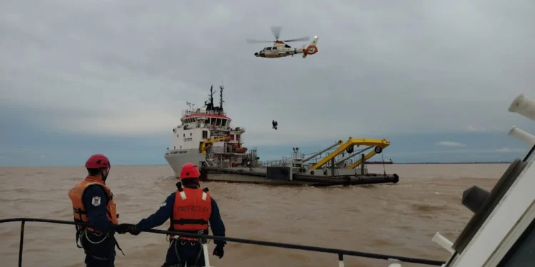 Descubren el cuerpo del segundo pescador desaparecido en el Río de la Plata: a 20 km de la costa