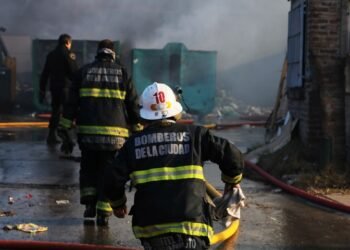 Incendio en San Cristóbal a raíz de la explosión de una estufa por una posible fuga de gas