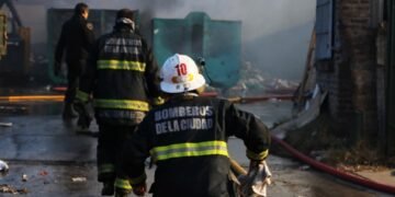 Incendio en San Cristóbal a raíz de la explosión de una estufa por una posible fuga de gas