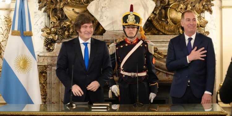 Diego Santilli asume como nuevo jefe de Gabinete, marcando un nuevo cambio en la gestión de Milei