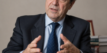 Guillermo Oliveto: ‘La forma en que el litio de Catamarca llega al Conurbano refleja un modelo de país aún indefinido’