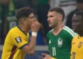 Ley Vinícius: Piero Hincapié expulsado en el Mundial por taparse la boca