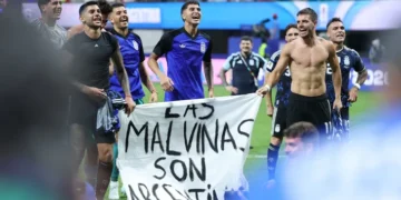 El triunfo ante Inglaterra impulsa el consumo: incremento en compras de productos sobre Malvinas y récord de búsquedas para la final