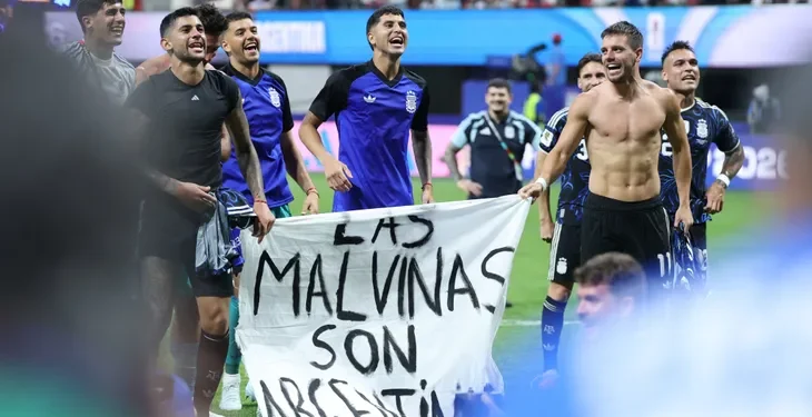 El triunfo ante Inglaterra impulsa el consumo: incremento en compras de productos sobre Malvinas y récord de búsquedas para la final