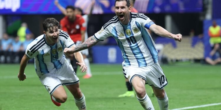 Javier Milei reflexionó sobre la épica remontada de Argentina junto a su hermana Karina: “Es una muestra de que no hay que bajar nunca los brazos”