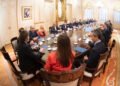 Milei se desplaza a Tucumán y reúne a gobernadores para discutir la reforma electoral
