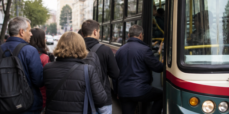 Aumento en subsidios para colectivos busca evitar paros