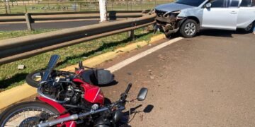 Hacía wheelie en moto en la costanera de Posadas, perdió el control y causó la muerte de un soldado